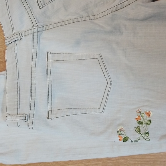 Jessica sport beige floral embroidered jean  like pants size 12 inseam 32 - Picture 4 of 12